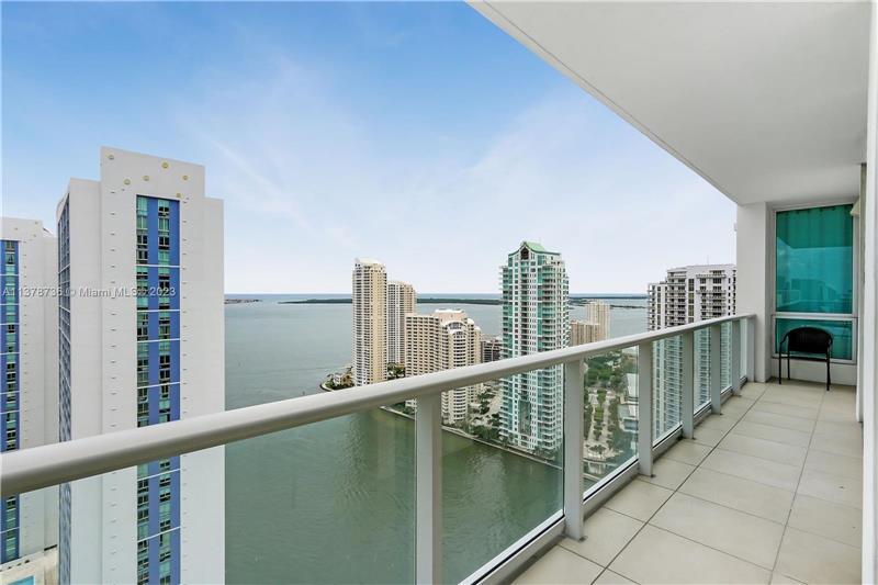 Primary Photo - 300 S Biscayne Blvd