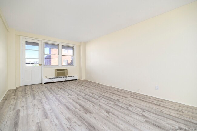 Foto del edificio - 444 Bedford St