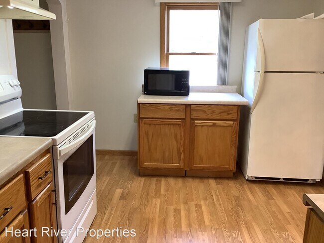 Foto del edificio - 2 br, 1 bath House - 123 5th Ave E