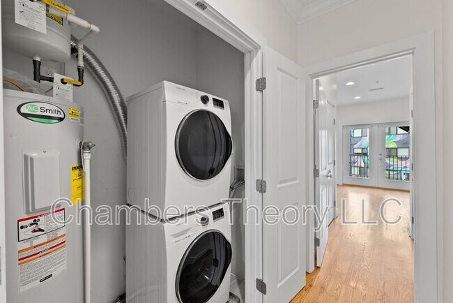 Building Photo - 1228 I St NE