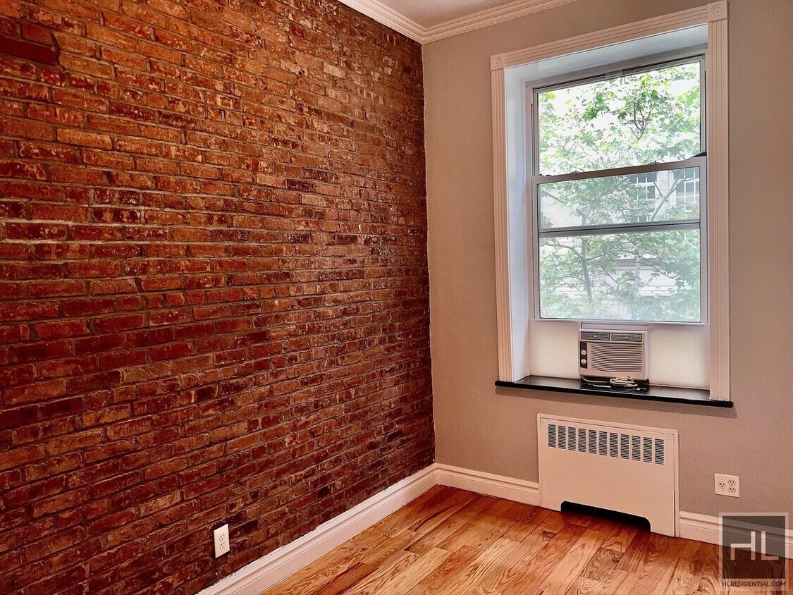 Foto principal - E 16TH ST.