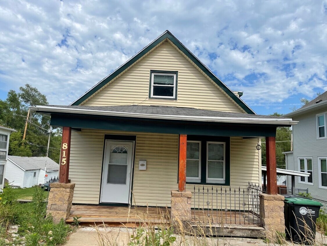 Foto principal - Beautiful 4 Bedroom House!!