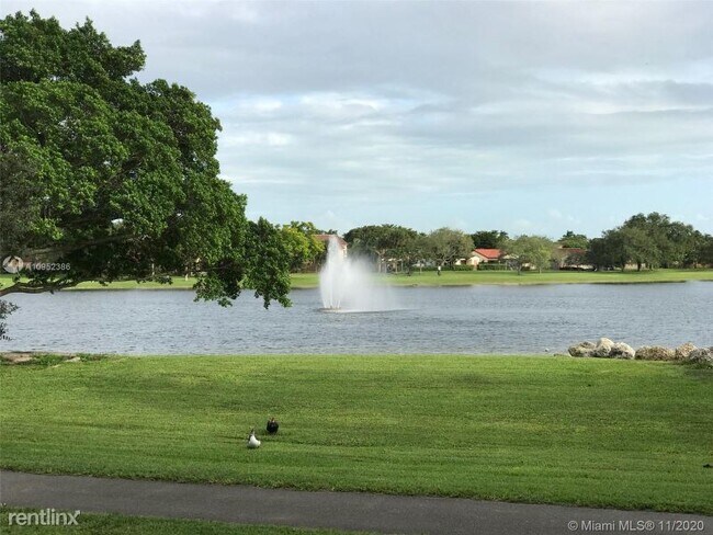 Foto del edificio - 9719 Hammocks Blvd