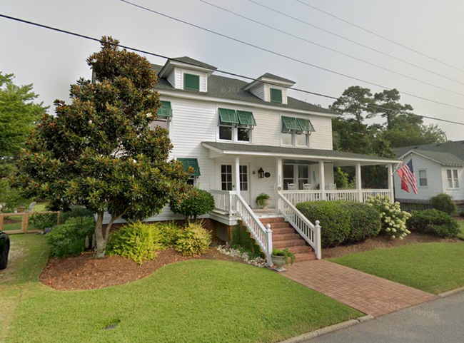 Building Photo - 3 Bedroom/2.5 Bath Historic Home in Downto...