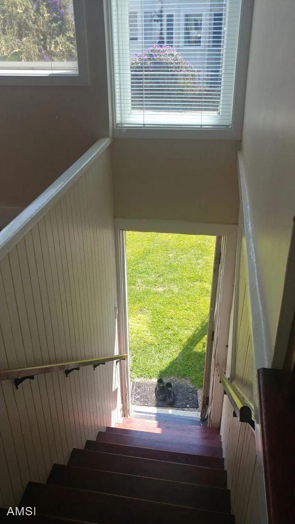Foto del edificio - 3 br, 1 bath House - 811 Page St #2