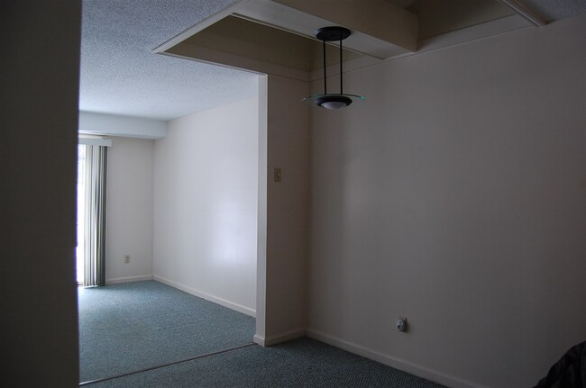 Building Photo - 129 Fisherville Rd
