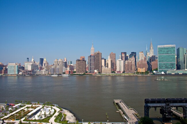 Building Photo - Gantry Park Landing