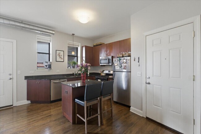 Foto del edificio - 3142 W George St