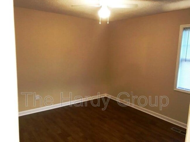 Building Photo - 255 Sunshine Cir