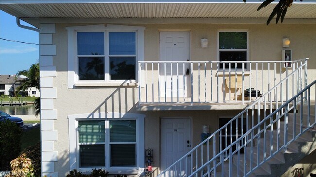 Building Photo - 4500 SE 5th Pl