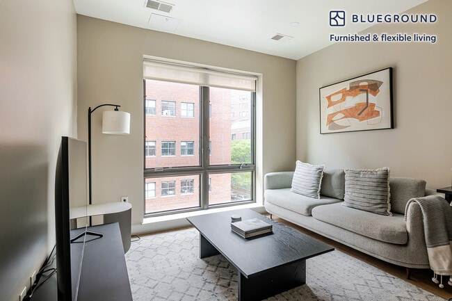 Building Photo - 33 Rogers St