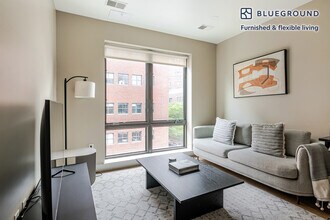 Building Photo - 33 Rogers St