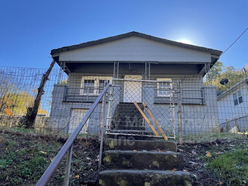 Primary Photo - 1316 Maryland Ave