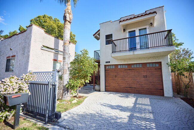 Foto del edificio - 3730 Edenhurst Ave