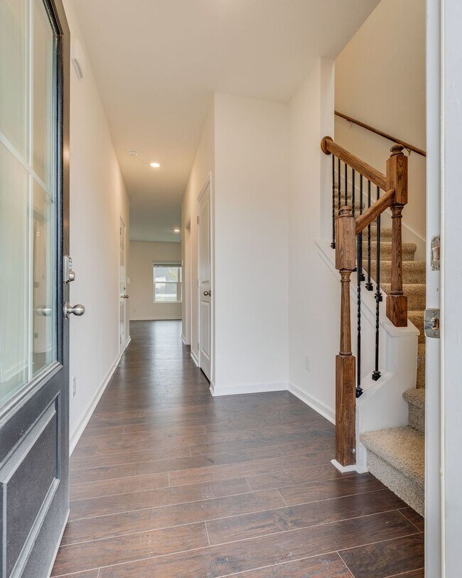 Foto del edificio - New 3BR Townhome in Saylor’s Place – Modern Finishes & Prime Jonesborough Location