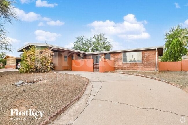 Building Photo - 8940 E Pine Valley Dr
