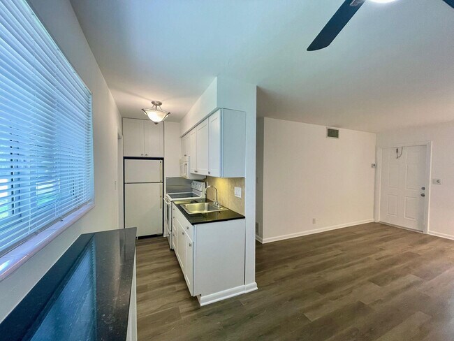 Foto del edificio - 1704 NE 9th St