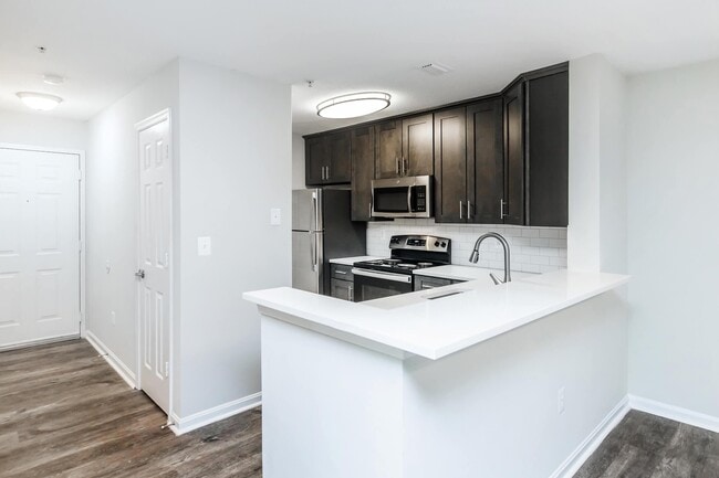 Building Photo - The Brixton at Loudoun