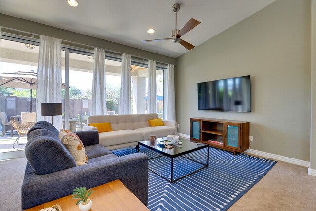 Building Photo - 833 Gary Ln