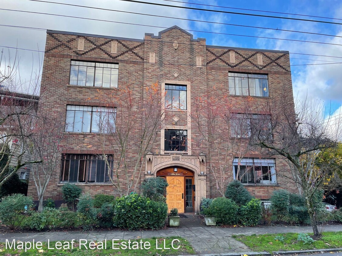 Primary Photo - 3121 Franklin Ave E