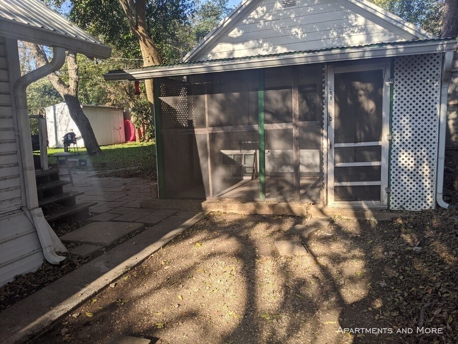 Foto principal - 508 W San Antonio St