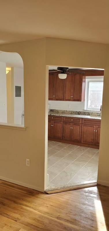 Foto del edificio - 1264 E 69th St