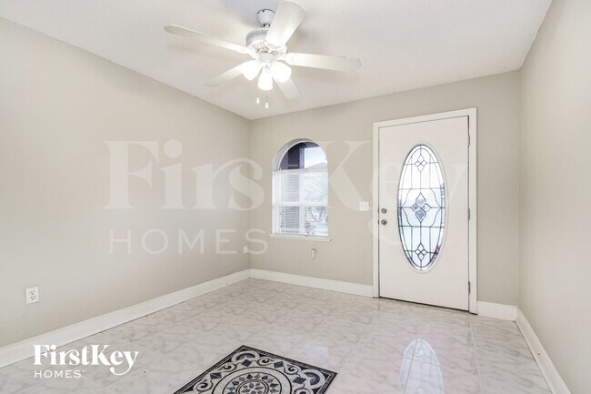 Foto del edificio - 3808 McKinley Dr