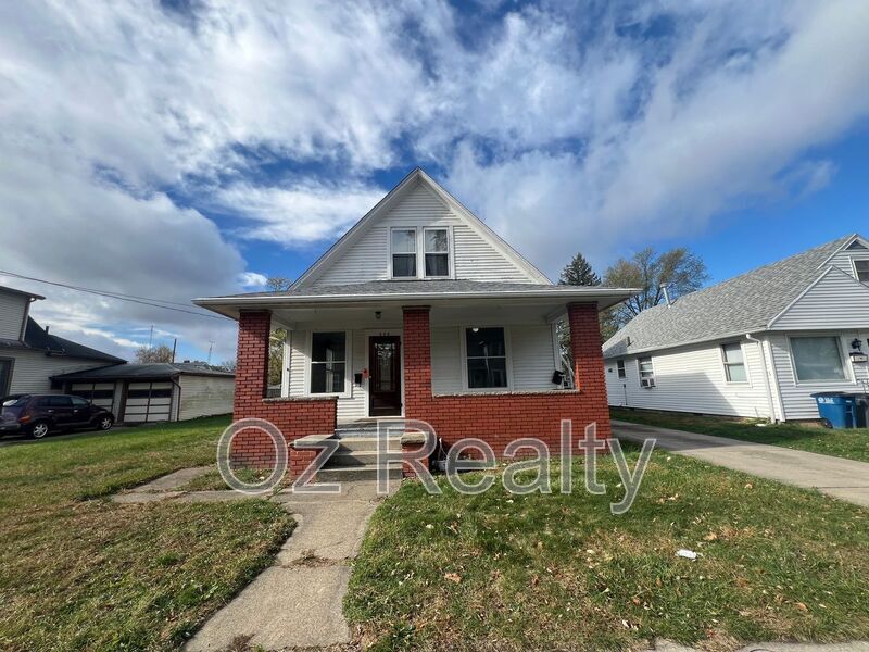 Foto principal - 852 Wright Ave