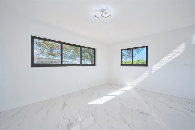 Foto del edificio - 2310 Laguna Dr