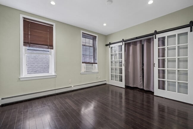 Building Photo - 414 59th St