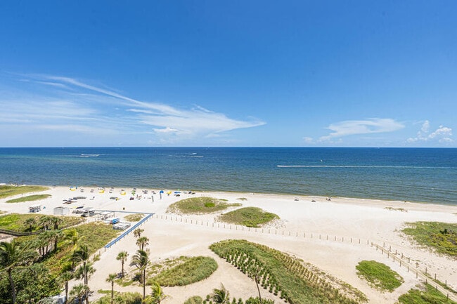 Foto del edificio - 1116 N Ocean Blvd