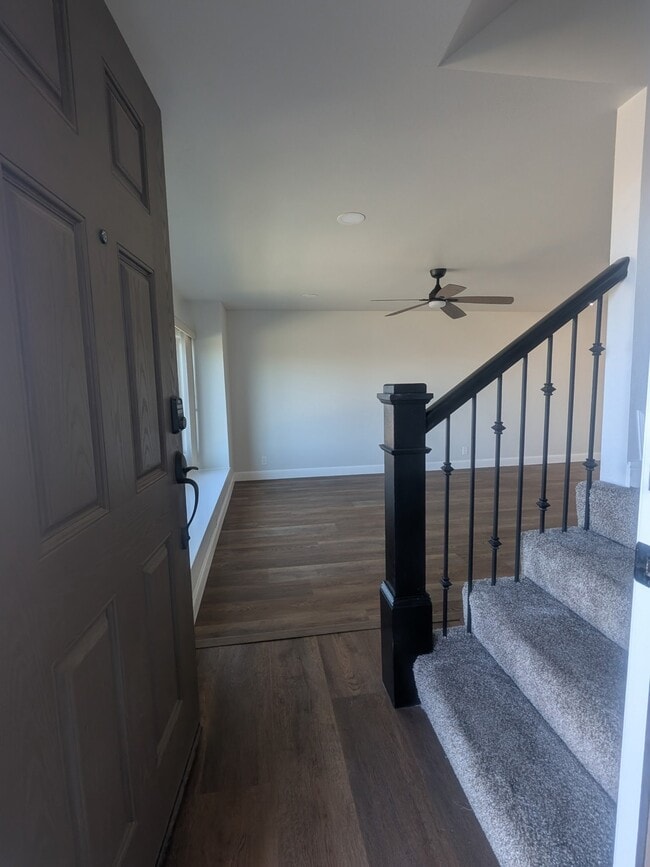Building Photo - 1301 Iguana Cir