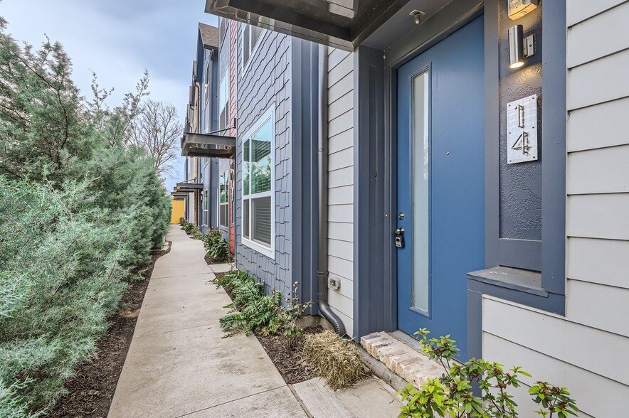 Foto principal - 301 E Lamar St