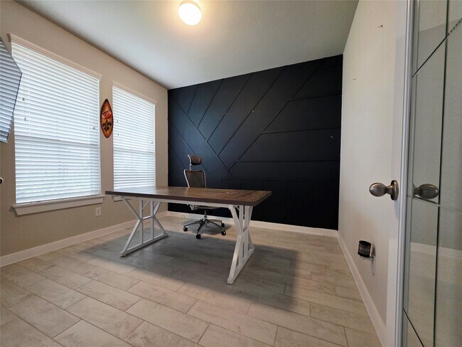 Foto del edificio - 13022 Mid Stocket Dr