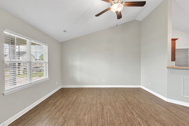 Building Photo - 258 Breakwater Dr