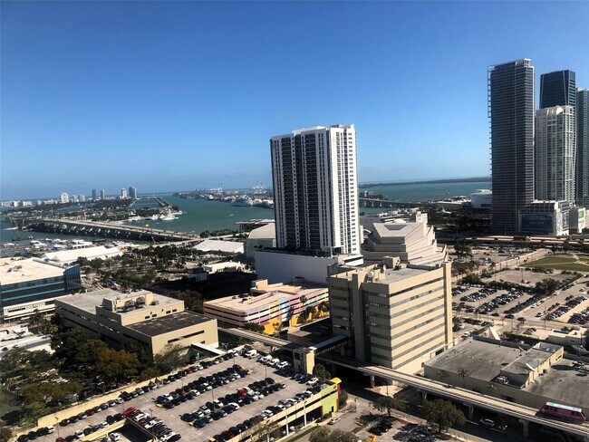 Foto del edificio - 1600 NE 1st Ave