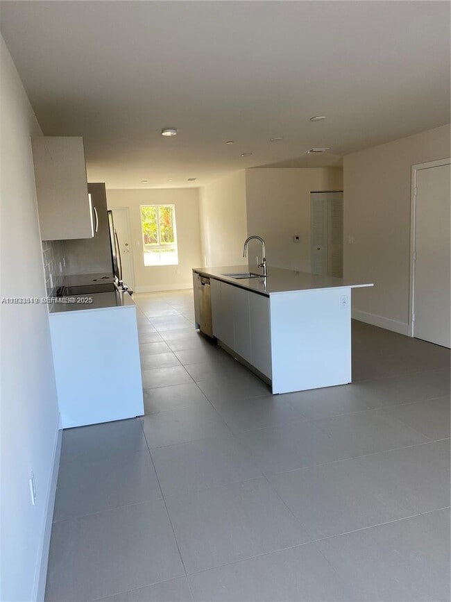 Foto del edificio - 2535 NE 193rd St