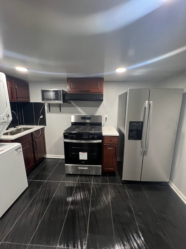 Foto del edificio - 1414 N Laramie Ave