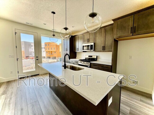 Foto del edificio - 1489 Creek Ln