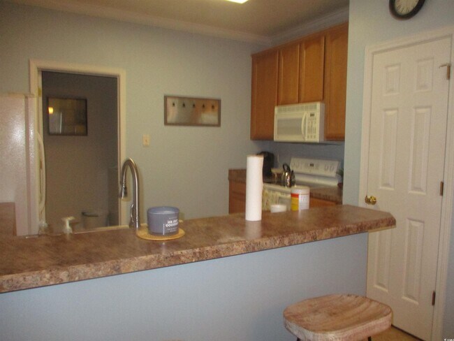 Foto del edificio - 5804 Longwood Dr