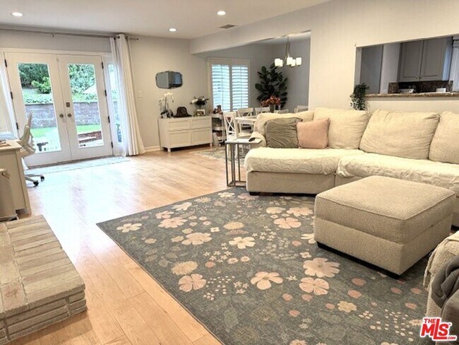 Foto del edificio - 912 McCarthy Ct