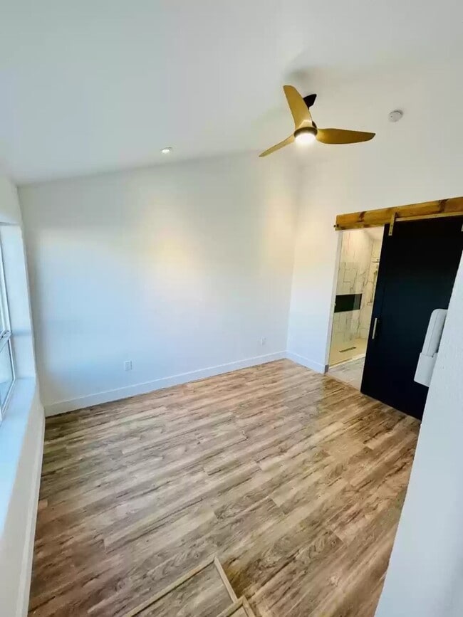 Building Photo - 721 Mesita Dr