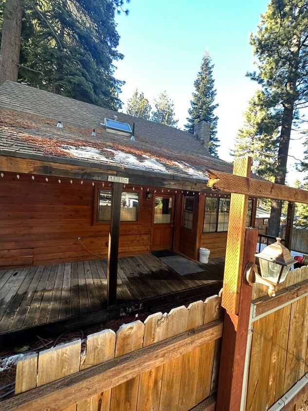 Foto principal - Sweet and Cozy 2Bd 2Ba Cabin. Pet friendly...