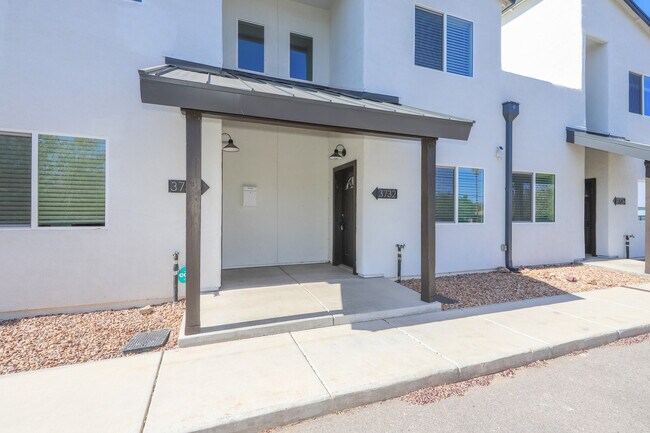 Building Photo - 3732 E Mercedes Ct