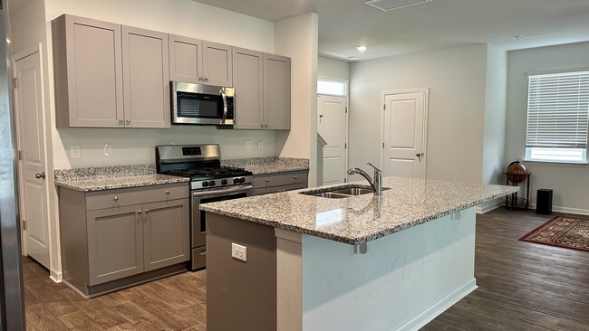 Foto del edificio - 9755 Roseberry St