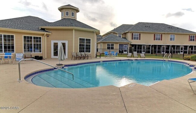 Foto del edificio - 1403 Baldwin Rowe Cir