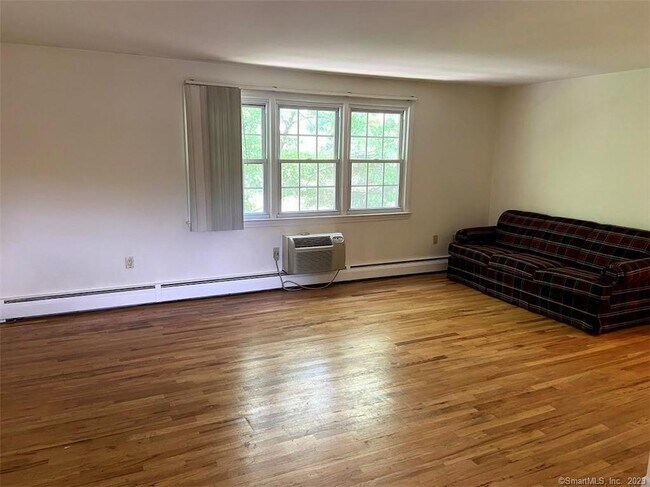 Foto del edificio - 25 Brickyard Rd