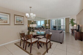 Building Photo - 1717 N Bayshore Dr