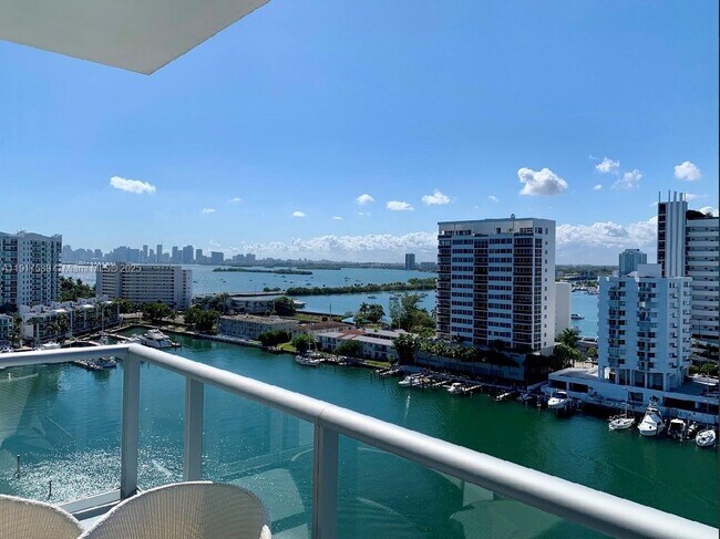 Foto del edificio - 7930 East Dr