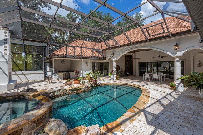 Foto del edificio - 204 12 Oaks Ln
